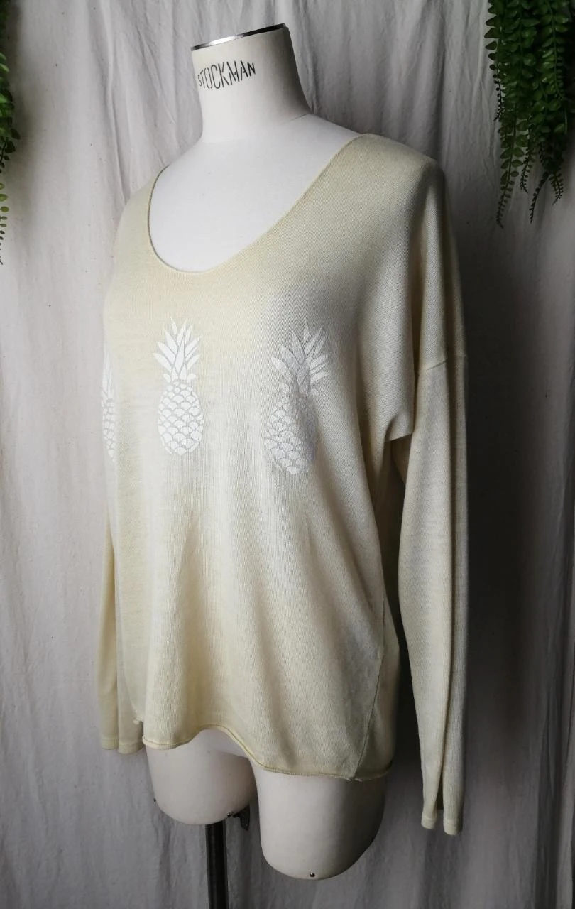 Lightweight asymmetric cut pastel yellow pineapple print sweater "Made in Italy" – photo 2